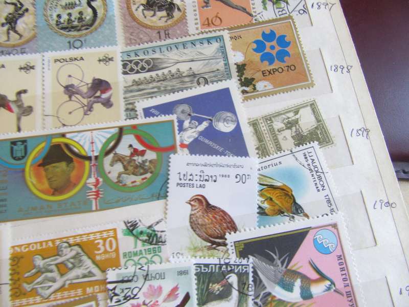 GOOD START FOR THE BEGINNER - NICE LOT OF MIXED WORLD STAMPS - AS PER SCAN - S1