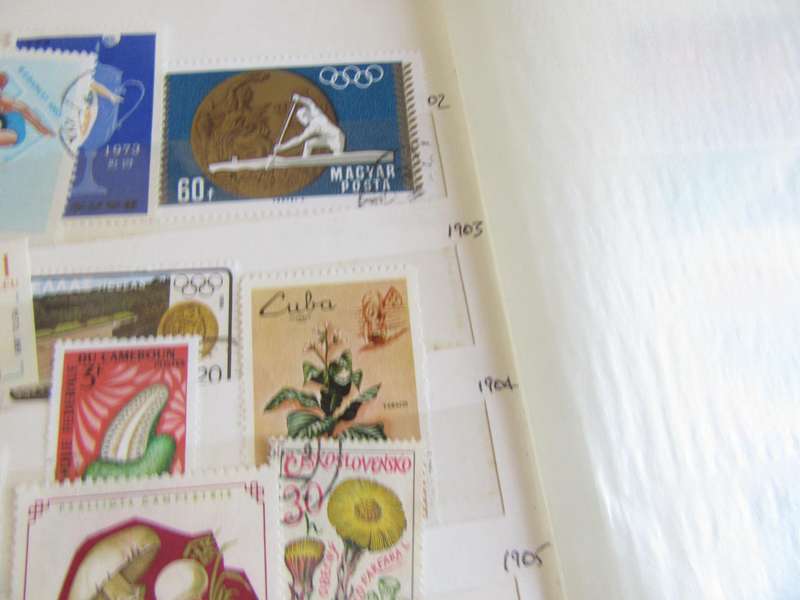 GOOD START FOR THE BEGINNER - NICELOT OF MIXED WORLD STAMPS -AS PER SCAN S2