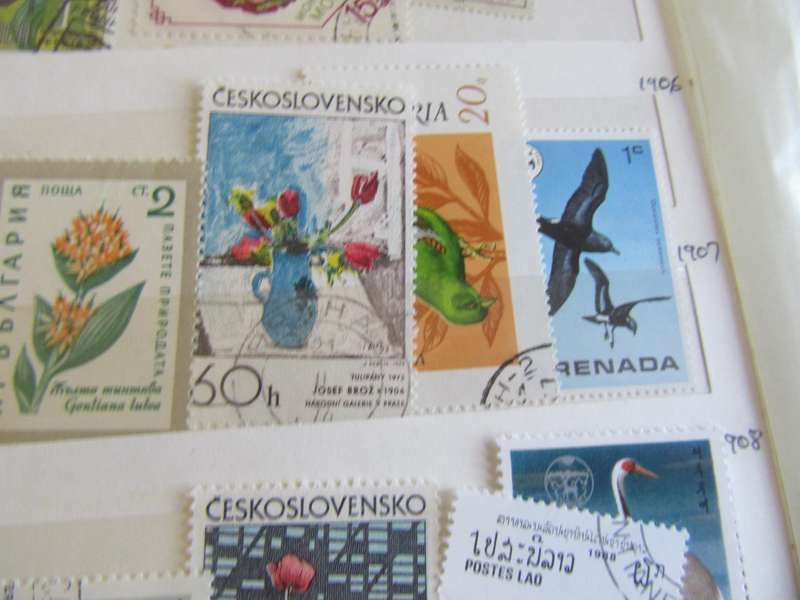 GOOD START FOR THE BEGINNER - NICELOT OF MIXED WORLD STAMPS -AS PER SCAN S2
