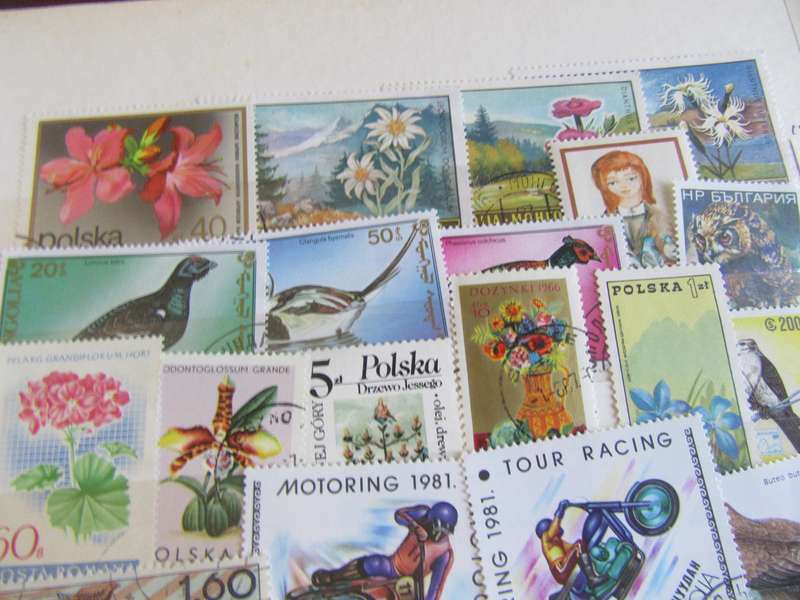 GOOD START FOR TH BEGINNER - NICE LOT OF MIXEDWORLD STAMPS - AS PER SCAN - S3