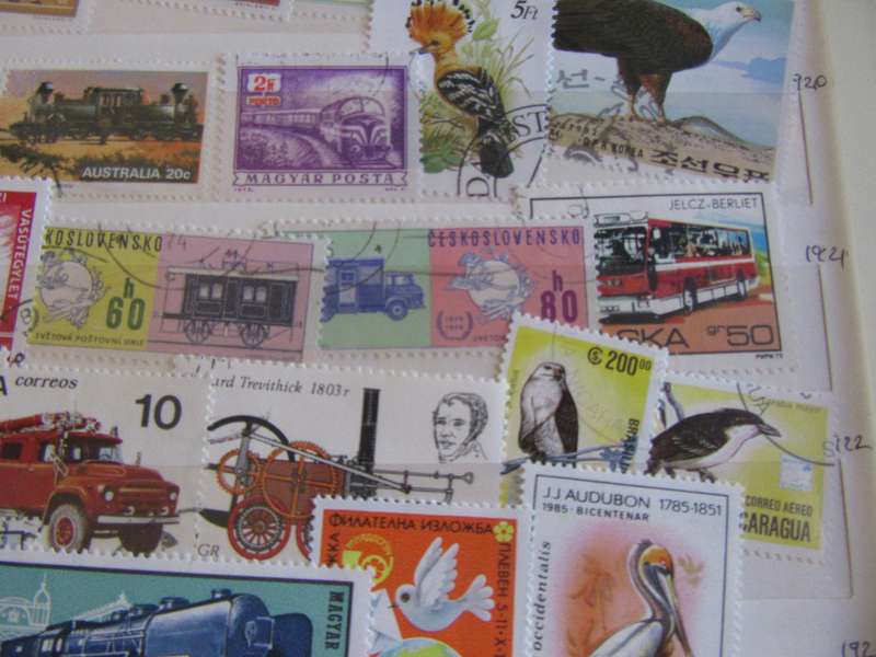 GOOD START FOR THE BEGINNER - NICE LOT OF MIXED WORLD STAMPS - AS PER SCAN - S4