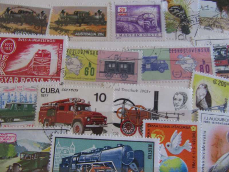 GOOD START FOR THE BEGINNER - NICE LOT OF MIXED WORLD STAMPS - AS PER SCAN - S4