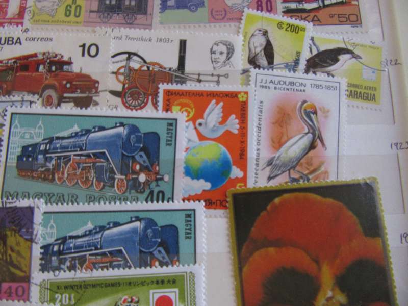 GOOD START FOR THE BEGINNER - NICE LOT OF MIXED WORLD STAMPS - AS PER SCAN - S4