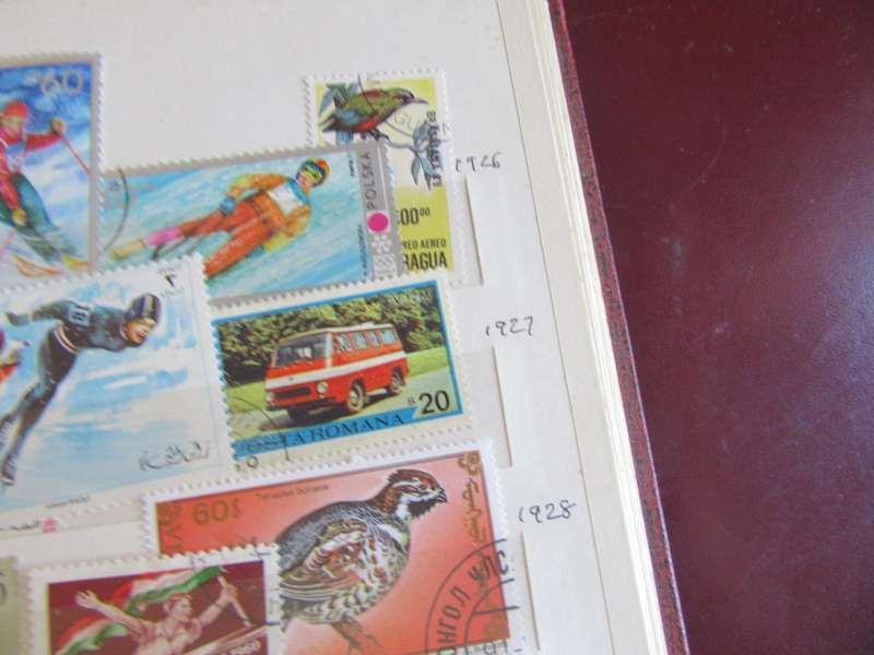 GOOD START FOR THE BEGINNER - NICE LOT OF MIXEDWORLD STAMPS - AS PER SCAN - S5
