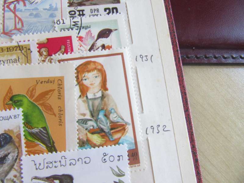 GOOD START FOR THE BEGINNER - NICE LOT OF MIXEDWORLD STAMPS - AS PER SCAN - S5