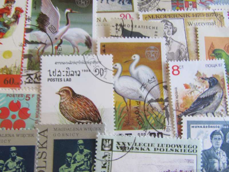 GOOD START FOR THE BEGINNER - NICE LOT OF MIXEDWORLD STAMPS - AS PER SCAN - S5
