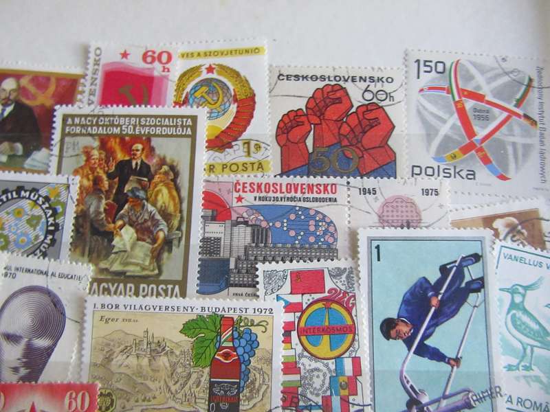 GOODSTART FOR THE BEGINNER - NICE LOT OF MIXED WORLD STAMPS - AS PER SCAN - S6