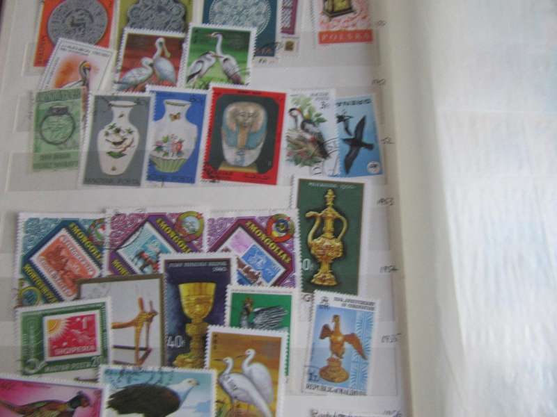 GOODSTARTFOR THE BEGINNER - NICELOT OF MIXED WORLD STAMPS - AS PER SCAN - S8