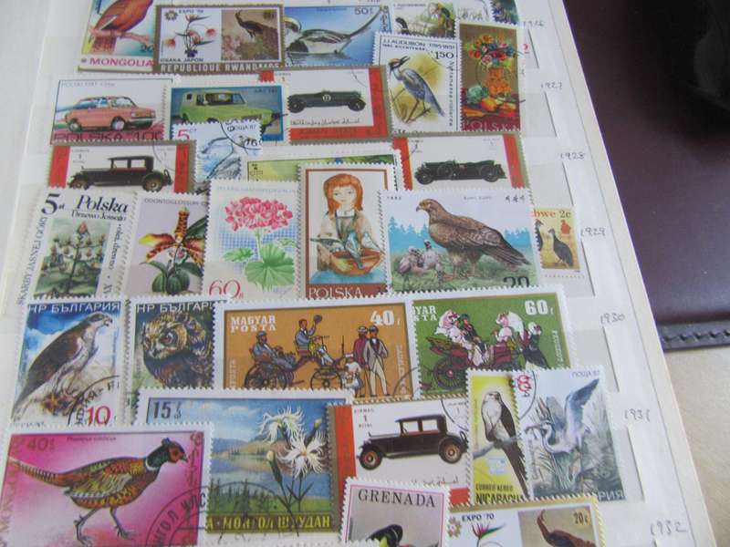 OVER 900 THEMATIC WORLD STAMPS IN OLD ALBUM - BID PER STAMP - MD