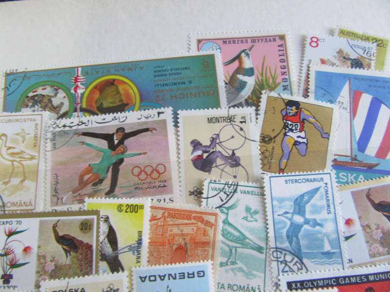 GOOD START FOR THE THEMATIC COLLECTOR - 40VARIOUS WORLD STAMPS A PER SCAN -- P3