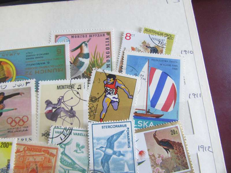 GOOD START FOR THE THEMATIC COLLECTOR - 40VARIOUS WORLD STAMPS A PER SCAN -- P3