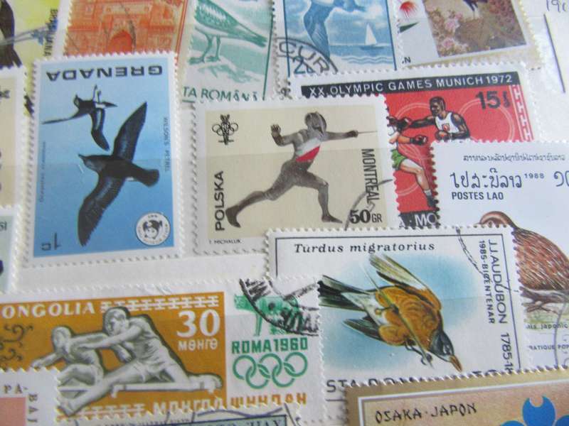 GOOD START FOR THE THEMATIC COLLECTOR - 40VARIOUS WORLD STAMPS A PER SCAN -- P3