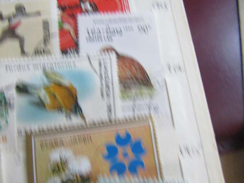 GOOD START FOR THE THEMATIC COLLECTOR - 40VARIOUS WORLD STAMPS A PER SCAN -- P3
