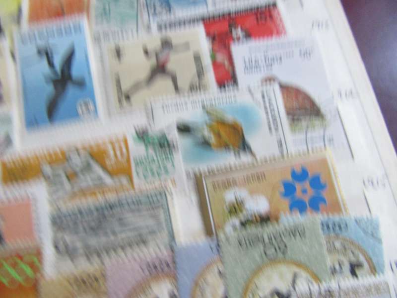 GOOD START FOR THE THEMATIC COLLECTOR - 40VARIOUS WORLD STAMPS A PER SCAN -- P3