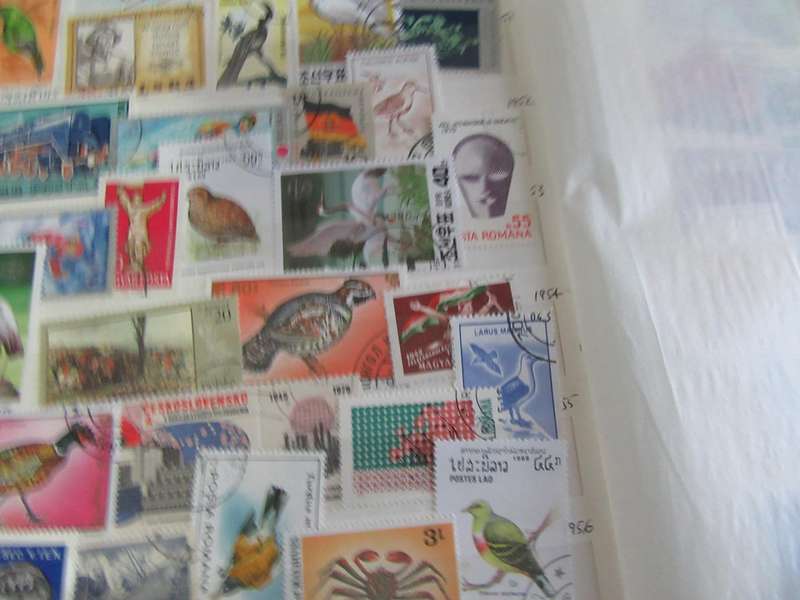 GOOD START FOR THE THEMATIC COLLECTOR - 40 WORLD STAMPS - AS PER SCAN -  - P8