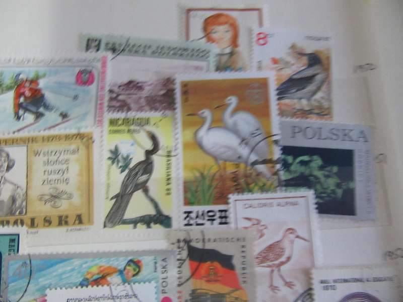 GOOD START FOR THE THEMATIC COLLECTOR - 40 WORLD STAMPS - AS PER SCAN -  - P8