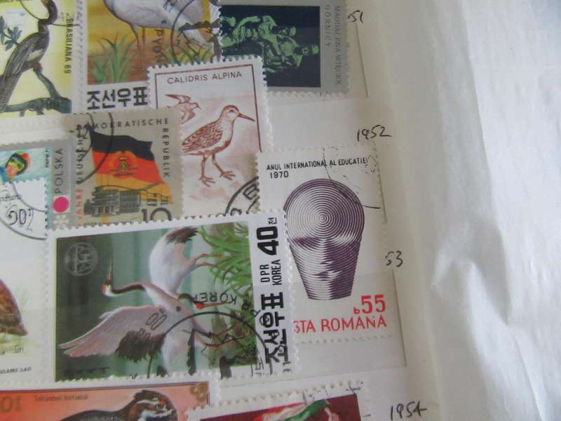 GOOD START FOR THE THEMATIC COLLECTOR - 40 WORLD STAMPS - AS PER SCAN -  - P8