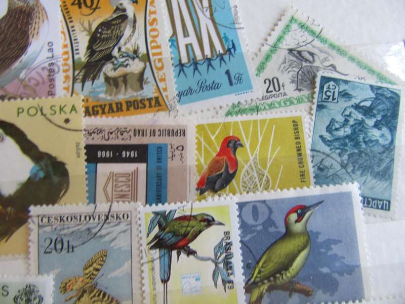 Thematic collector's lot: 40 various world stamps