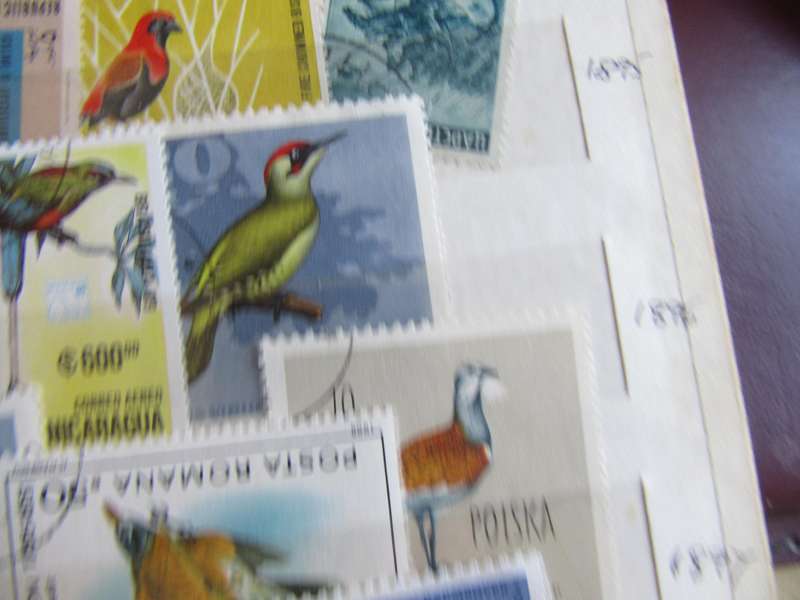 Thematic collector's lot: 40 various world stamps