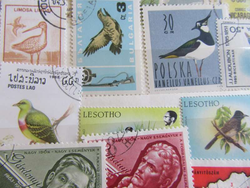 Thematic collector's lot: 40 various world stamps