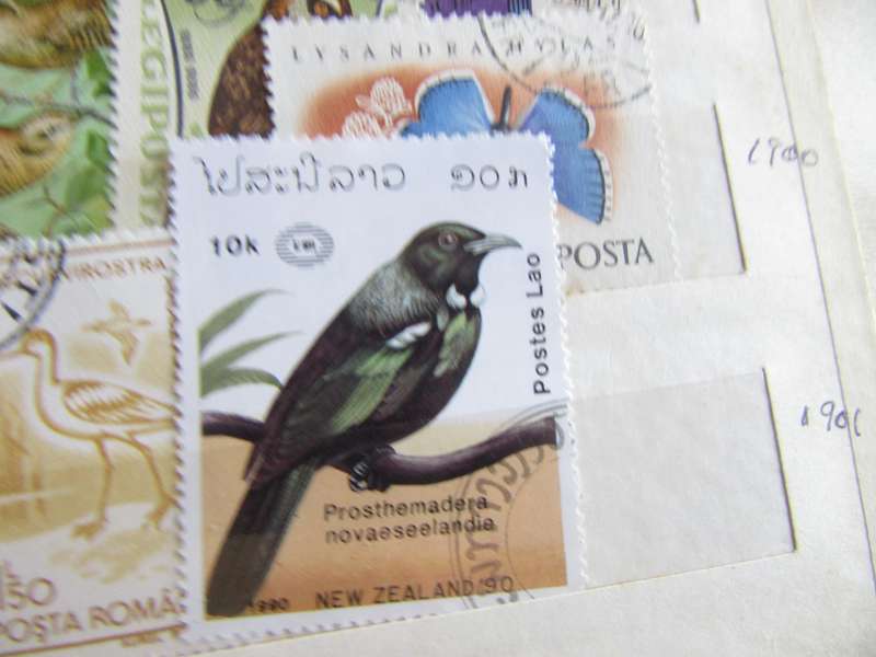 Thematic collector's lot: 40 various world stamps