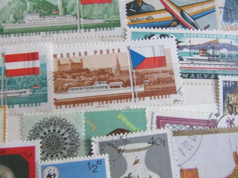 GOOD START FOR THE THEMATIC COLLECTOR -40WORLD STAMPS - AS PER SCAN - - P6