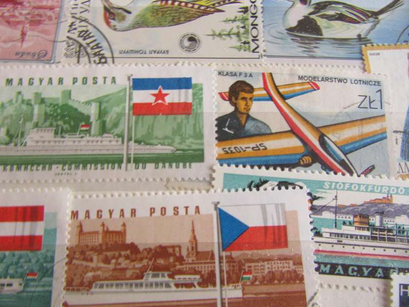 GOOD START FOR THE THEMATIC COLLECTOR -40WORLD STAMPS - AS PER SCAN - - P6