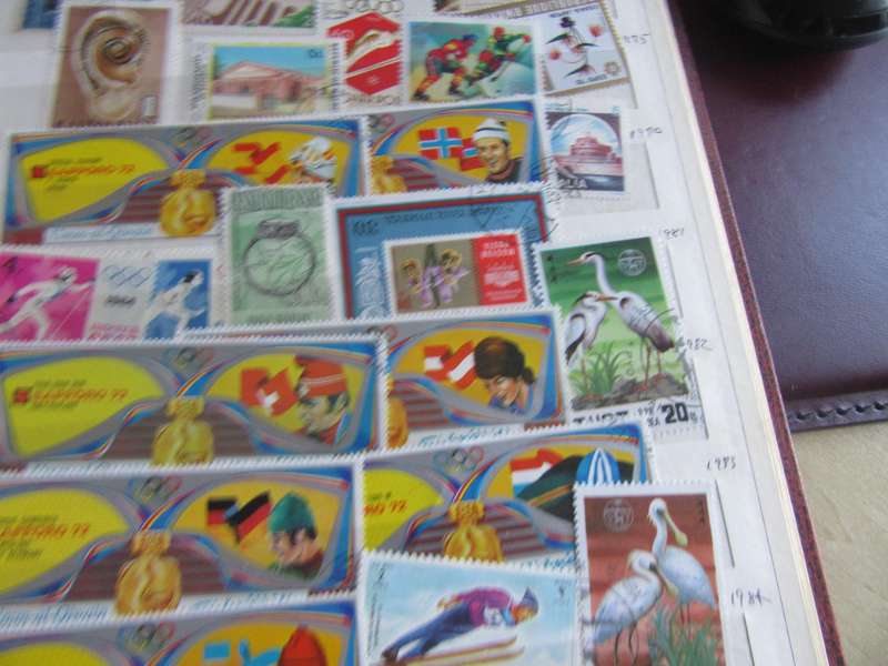 GOOD START HOR THE THEMATIC COLLECTOR - 40 WORLD STAMPS - AS PER SCAN- P11