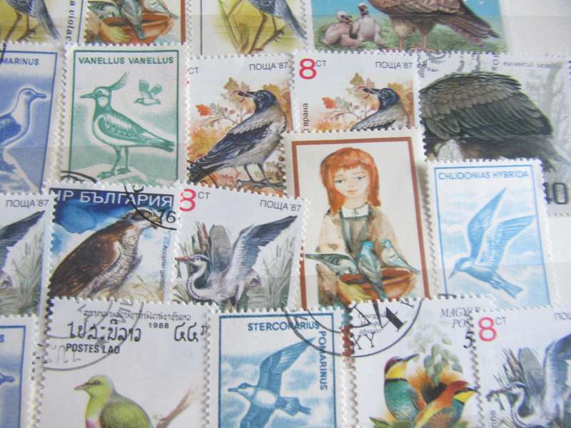 GOOD START FOR THE THEMATICCOLLECTOR - 40 VARIOUS WORLD STAMPS - S PER SCAN - P12