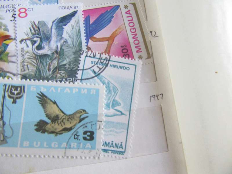 GOOD START FOR THE THEMATICCOLLECTOR - 40 VARIOUS WORLD STAMPS - S PER SCAN - P12