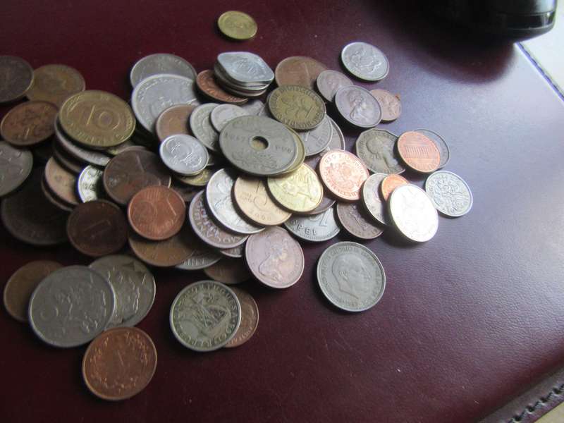 International Coin Lot - 3500g - Includes R - Bid per 250g - L14