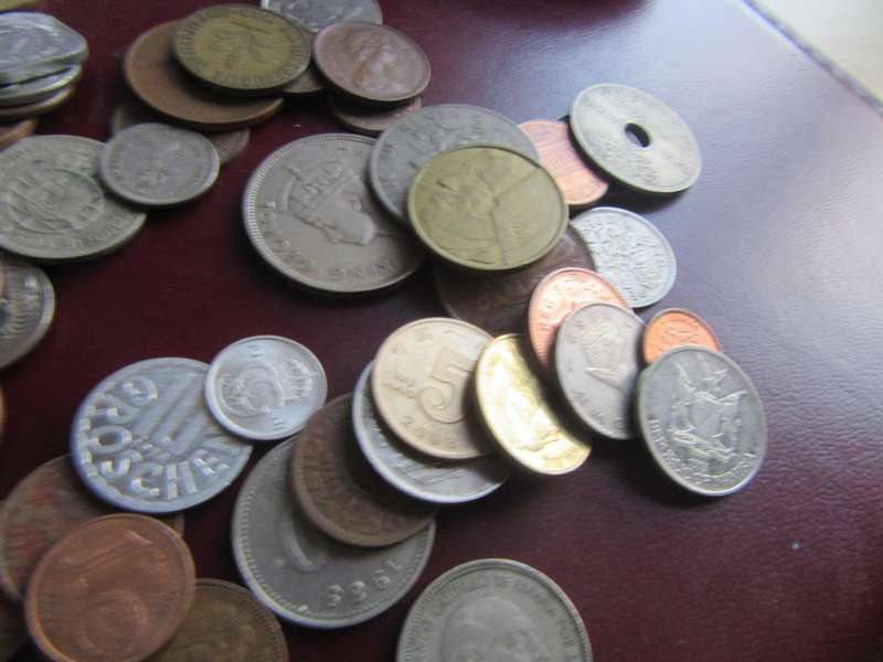 International Coin Lot - 3500g - Includes R - Bid per 250g - L14