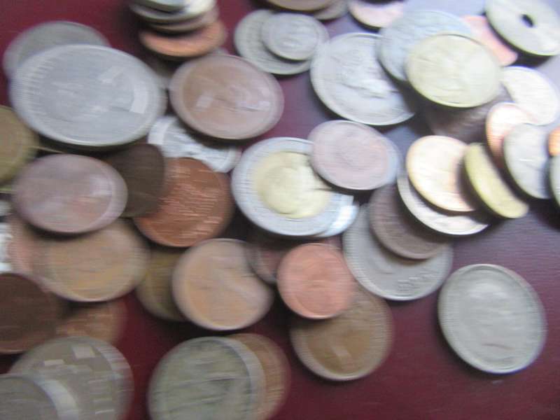 International Coin Lot - 3500g - Includes R - Bid per 250g - L14