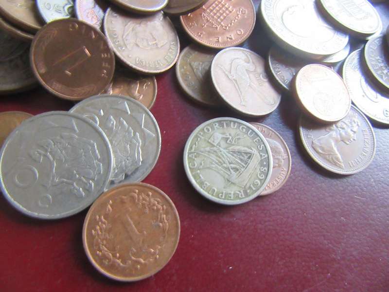 International Coin Lot - 3500g - Includes R - Bid per 250g - L14