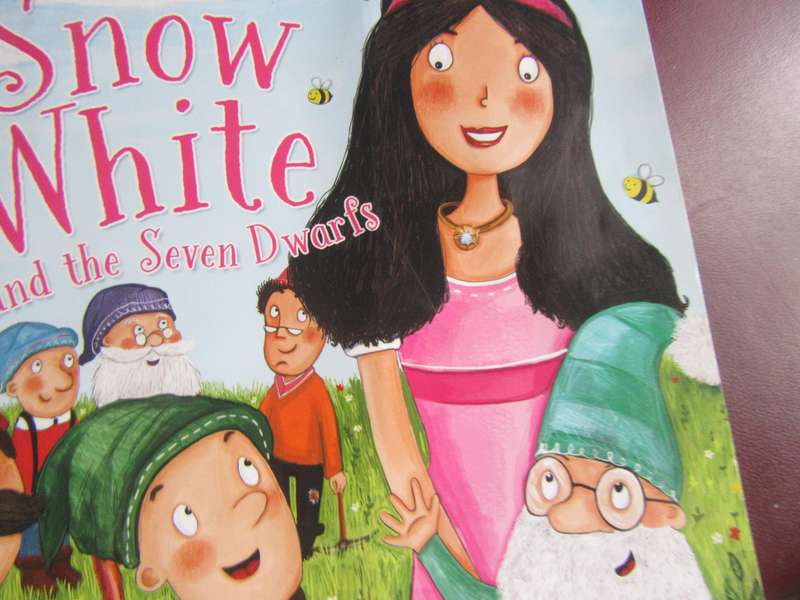 SNOWWHITE AND THE SEVEN DWARFS - MILES &KELLY - MD