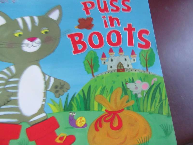 PUSS IN BOOTS - MILES &KELLY - MD