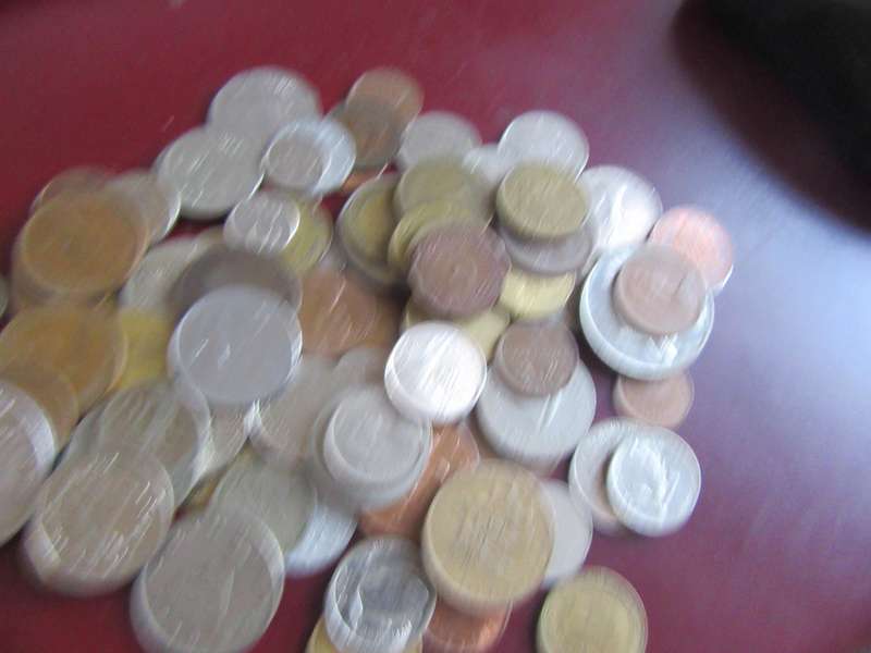GOODSTART FOR THE BEGINNER -95 WORLD COINS - AS PER SCAN - LOT1