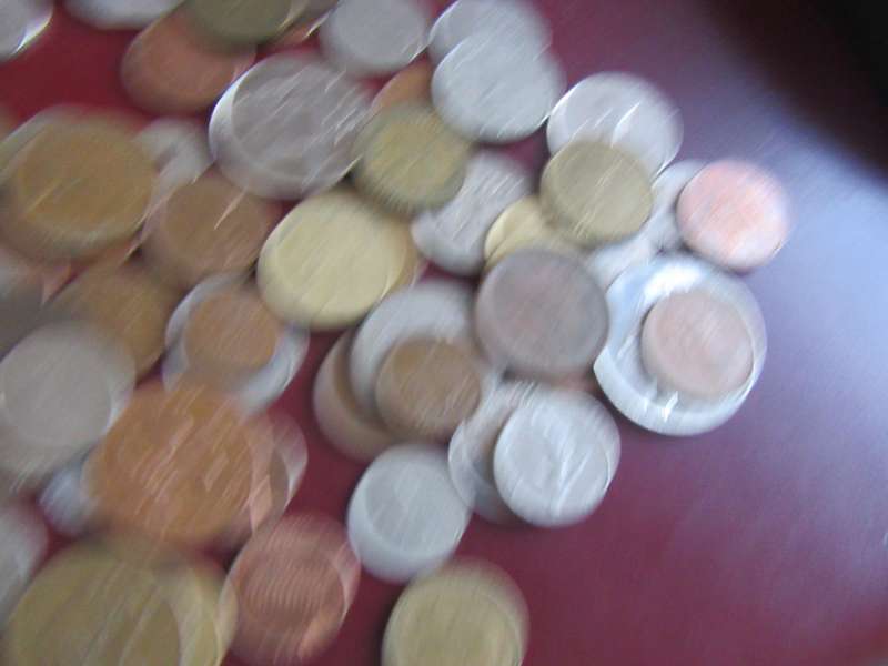 GOODSTART FOR THE BEGINNER -95 WORLD COINS - AS PER SCAN - LOT1