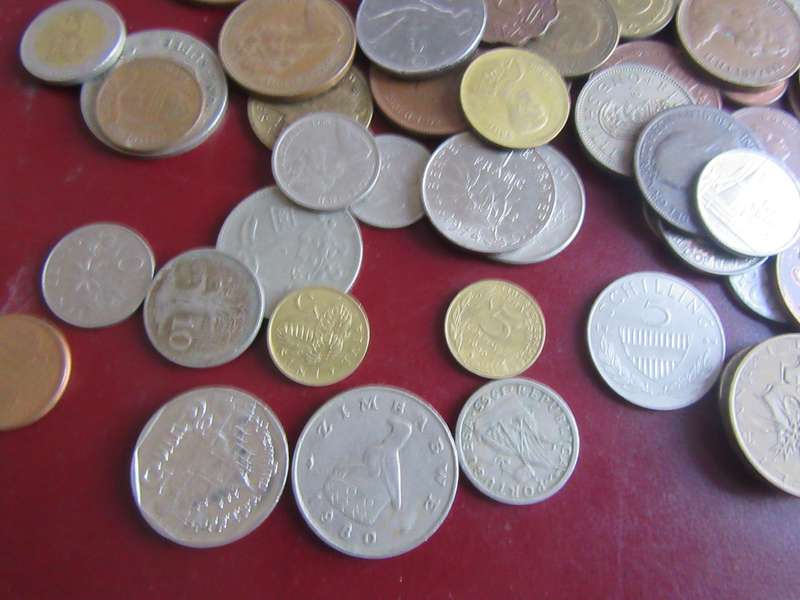GOODSTART FOR THE BEGINNER -95 WORLD COINS - AS PER SCAN - LOT1