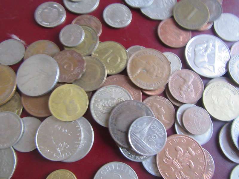 GOODSTART FOR THE BEGINNER -95 WORLD COINS - AS PER SCAN - LOT1