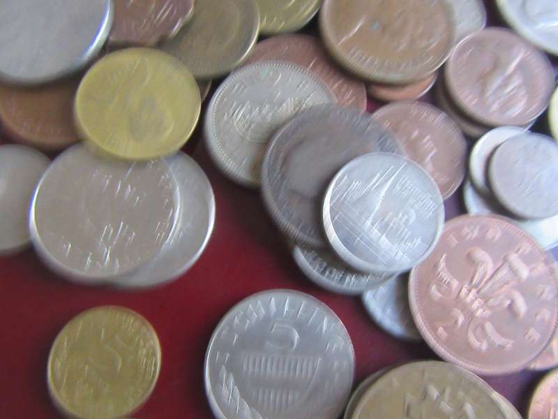 GOODSTART FOR THE BEGINNER -95 WORLD COINS - AS PER SCAN - LOT1