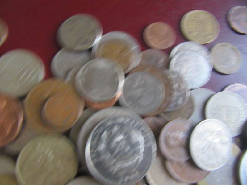 GOOD START FOR THE BEGINNER - 95 WORLD COINS AS PER SCAN - LOT 2