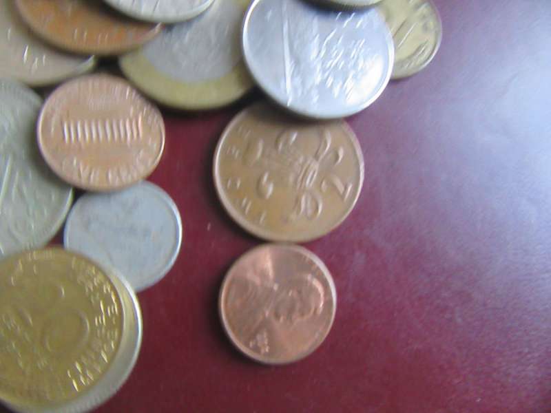 GOOD START FOR THE BEGINNER - 95 WORLD COINS AS PER SCAN - LOT 2