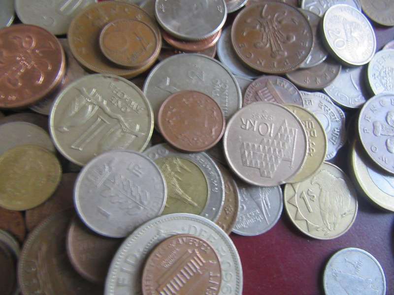 GOOD START FOR THE BEGINNER - 95 WORLD COINS AS PER SCAN - LOT 2