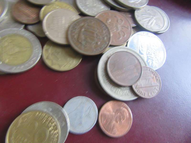 GOOD START FOR THE BEGINNER - 95 WORLD COINS AS PER SCAN - LOT 2