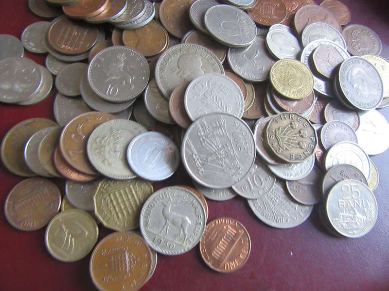 GOOD START FOR THE BEGINNER - 95 WORLD COINS - AS PER SCAN - LOT3