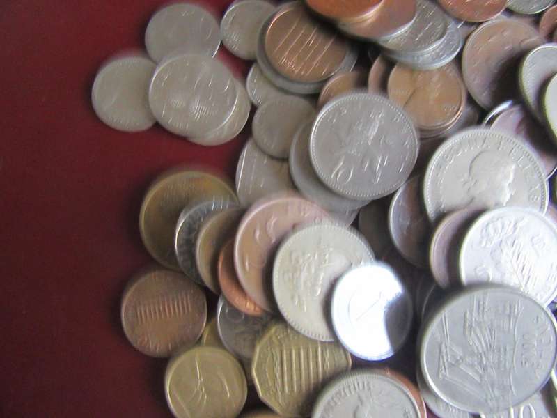 GOOD START FOR THE BEGINNER - 95 WORLD COINS - AS PER SCAN - LOT3