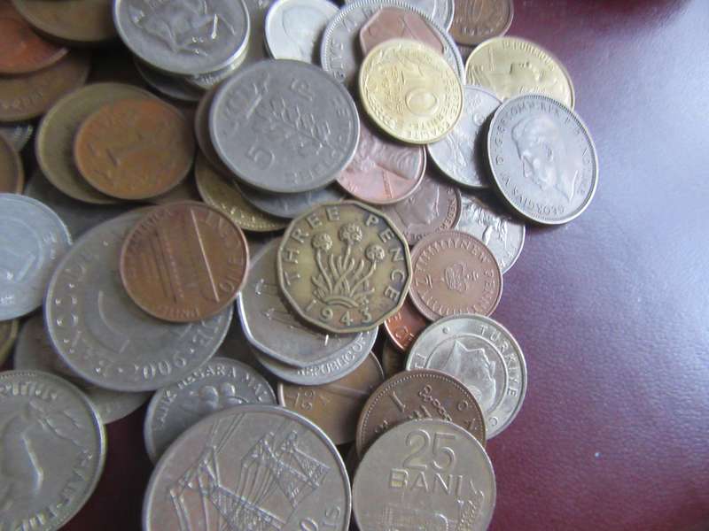 GOOD START FOR THE BEGINNER - 95 WORLD COINS - AS PER SCAN - LOT3