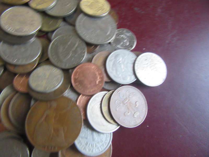 GOOD START FOR THE BEGINNER -95 WORLD COINS - AS PER SCAN - LOT 4
