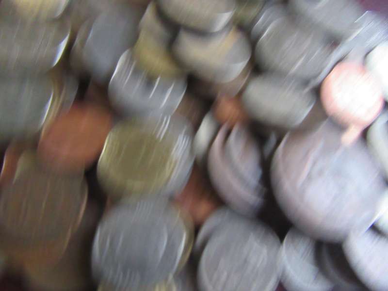 GOOD START FOR THE BEGINNER -95 WORLD COINS - AS PER SCAN - LOT 4